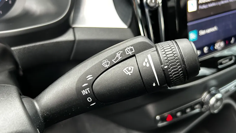 VOLVO XC40 XC40 B3 Plus Dark aut
