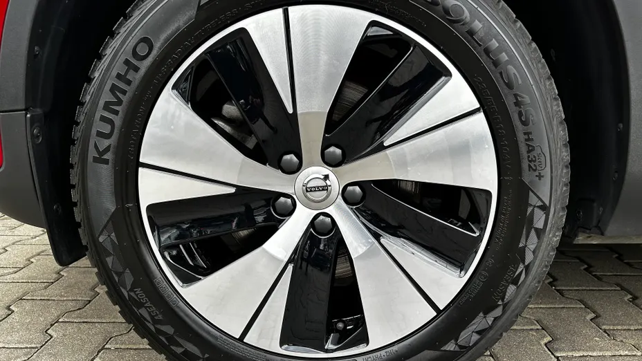 VOLVO XC40 XC40 B3 Plus Dark aut