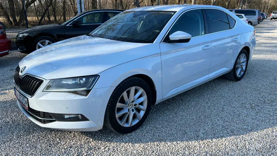 SKODA Superb Superb 2.0 TDI Style DSG