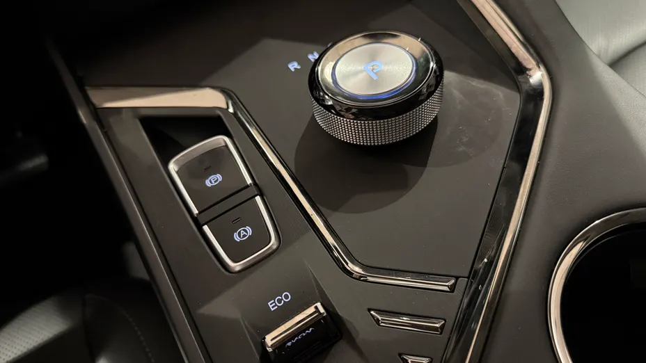 JAC JS8 JS8 PRO aut 7os. Nowy