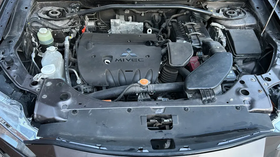 MITSUBISHI Outlander Outlander 2.0 Intense