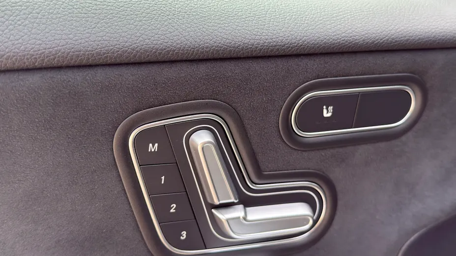 MERCEDES-BENZ A Klasa A 250 e PHEV AMG Line 8G-DCT