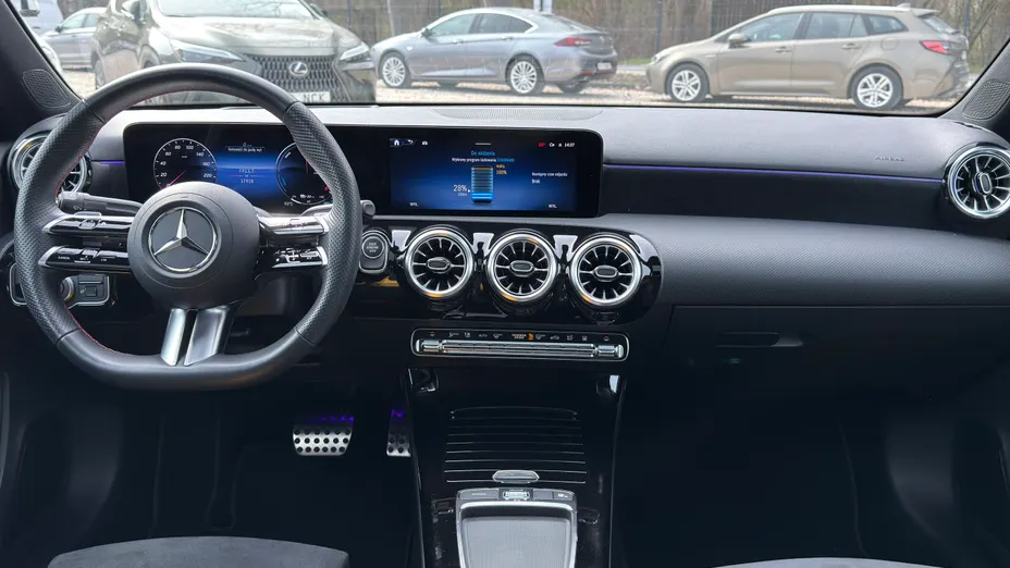 MERCEDES-BENZ A Klasa A 250 e PHEV AMG Line 8G-DCT