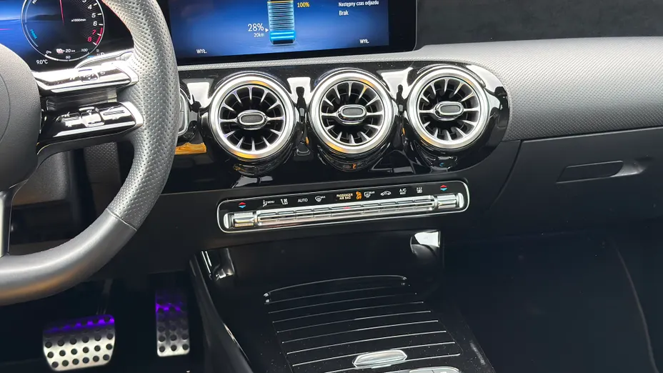 MERCEDES-BENZ A Klasa A 250 e PHEV AMG Line 8G-DCT