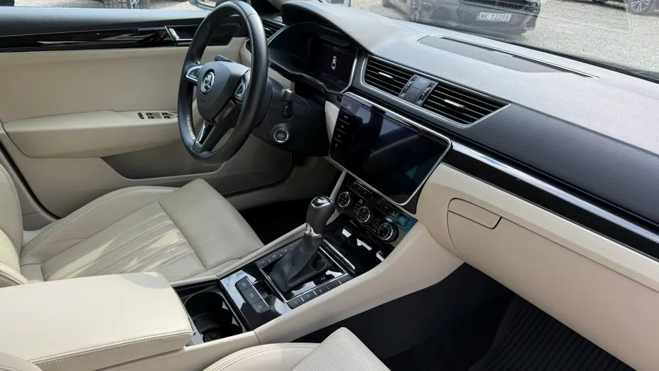 SKODA Superb Superb 2.0 TSI L&K DSG