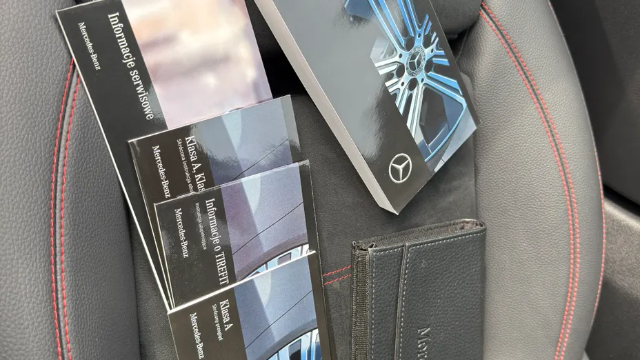 MERCEDES-BENZ A Klasa A 250 e PHEV AMG Line 8G-DCT