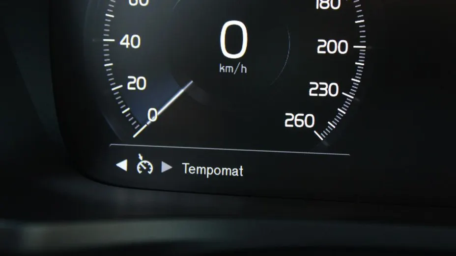 VOLVO V60 V60 B4 D Momentum Pro aut