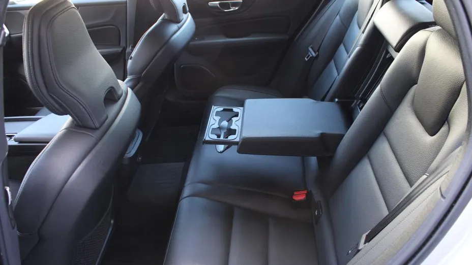 VOLVO V60 V60 B4 D Momentum Pro aut