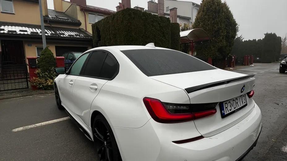 BMW Seria 3 330e M Sport sport-aut