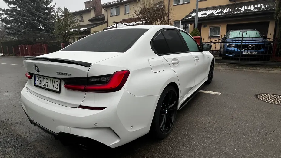 BMW Seria 3 330e M Sport sport-aut