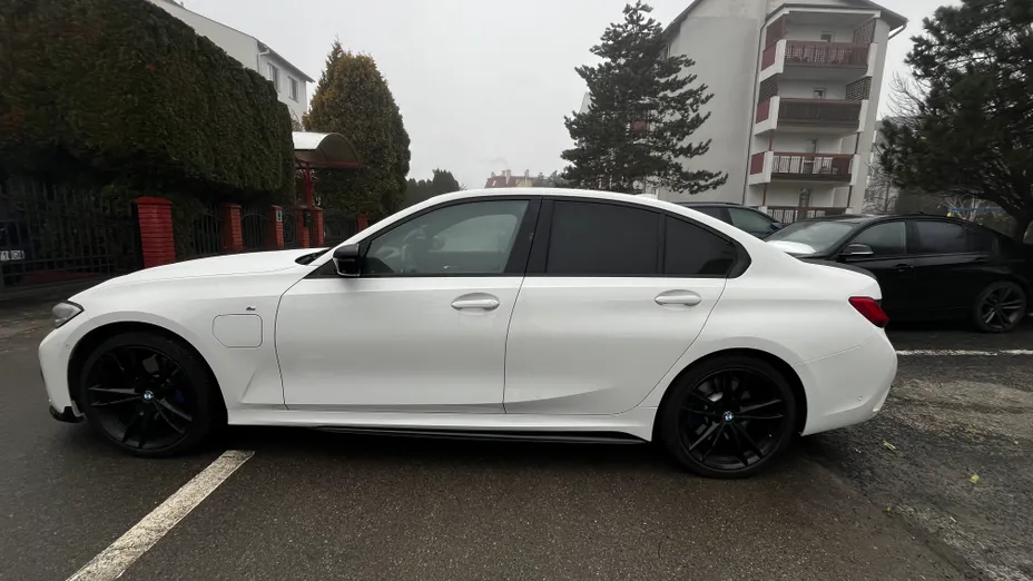 BMW Seria 3 330e M Sport sport-aut