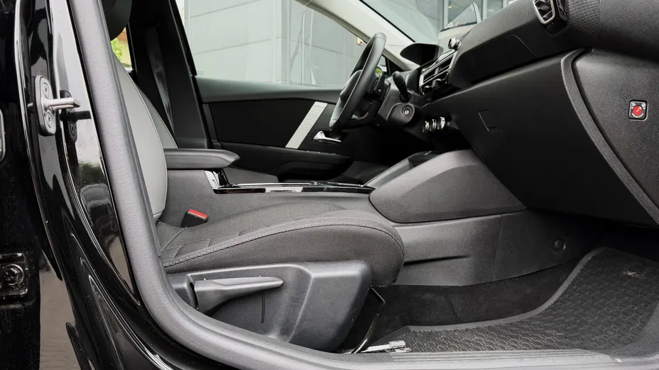 CITROEN C4 C4 1.2 mHEV Plus eDCT6