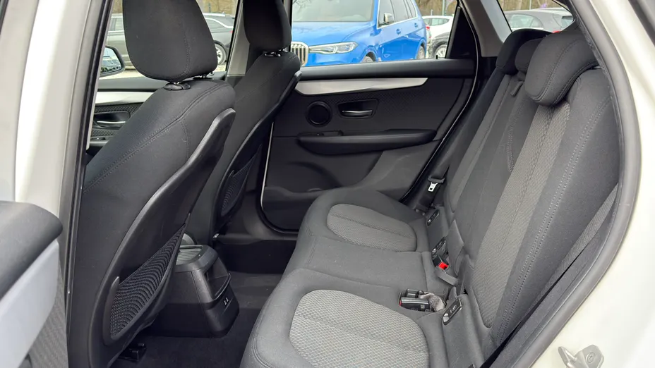 BMW Seria 2 216d aut