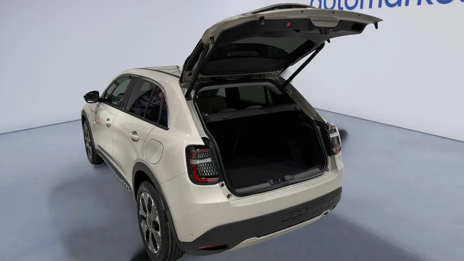 FIAT 600 600 1.2 Turbo Hybrid La Prima eDCT Nowy