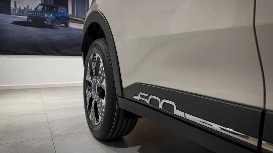 FIAT 600 600 1.2 Turbo Hybrid La Prima eDCT Nowy