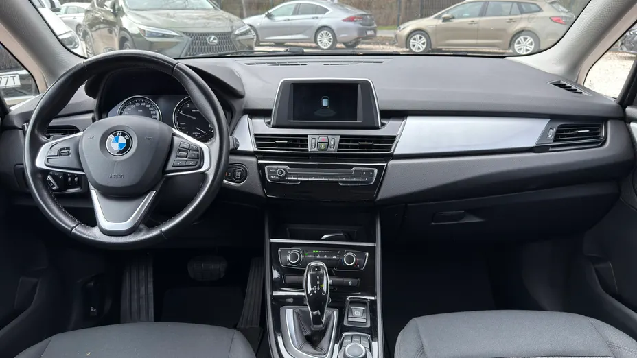 BMW Seria 2 216d aut