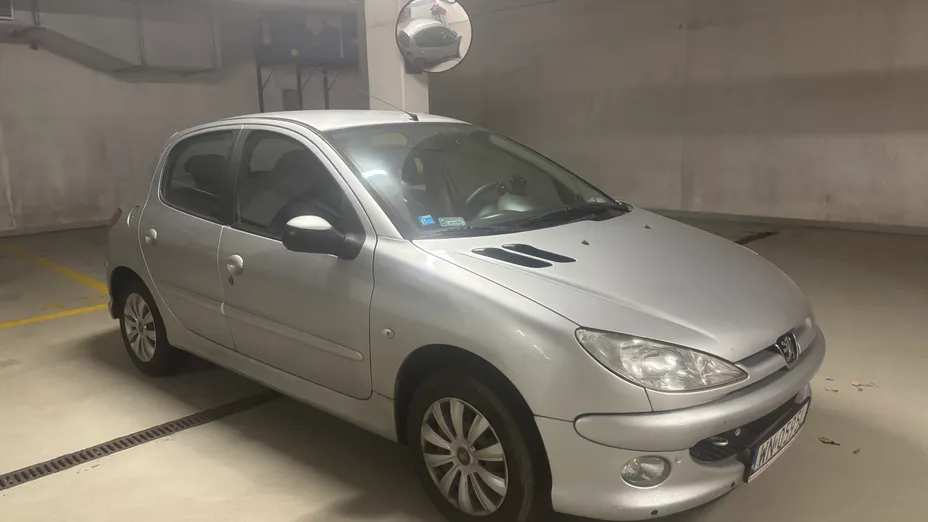 PEUGEOT 206 -