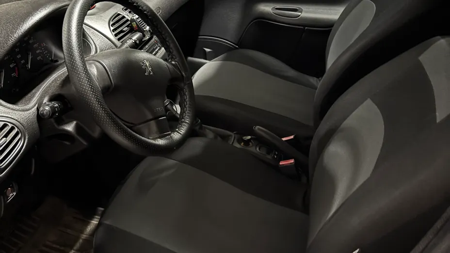 PEUGEOT 206 -