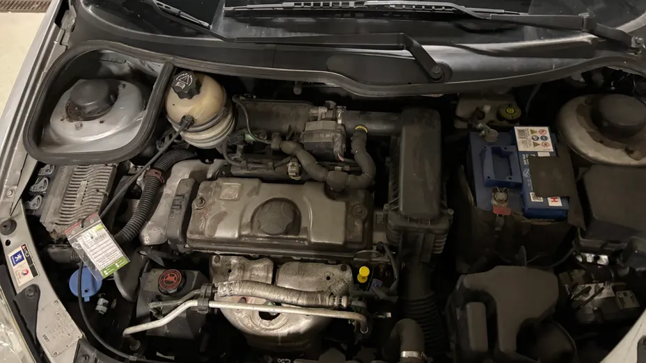 PEUGEOT 206 -