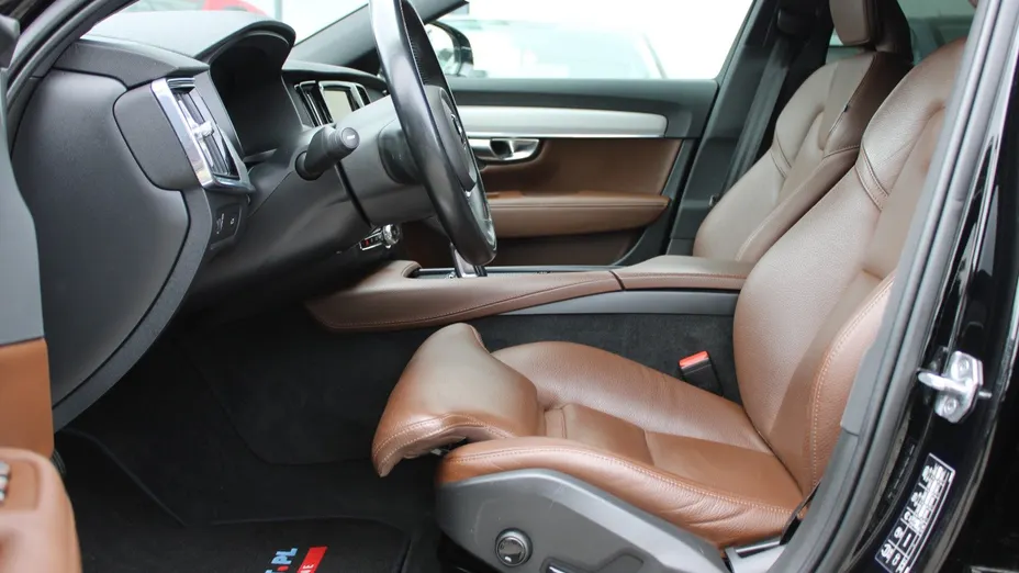 VOLVO V90 V90 B4 D AWD Momentum aut