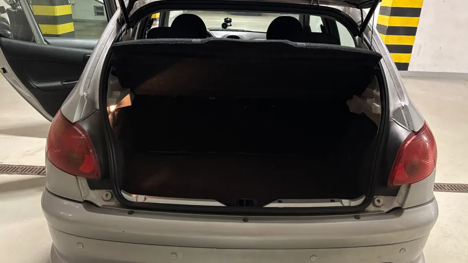 PEUGEOT 206 -