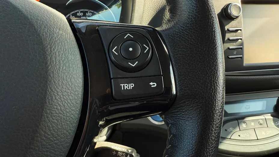 TOYOTA Yaris Yaris Hybrid 100 Premium