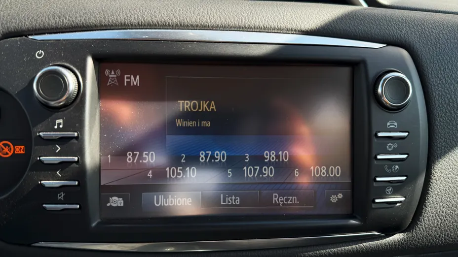 TOYOTA Yaris Yaris Hybrid 100 Premium