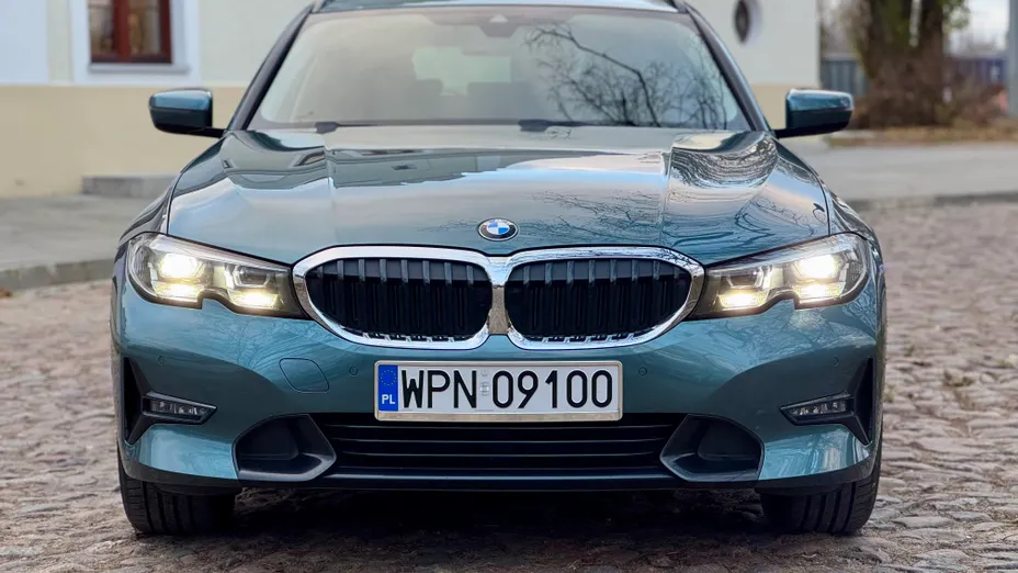 BMW Seria 3 320i GPF Advantage aut