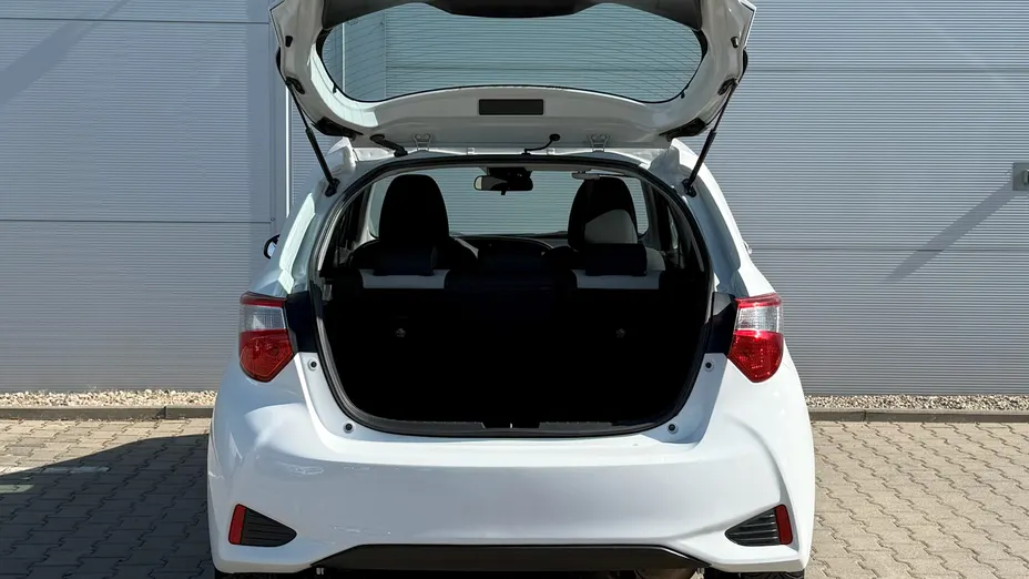 TOYOTA Yaris Yaris Hybrid 100 Premium