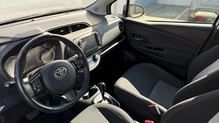 TOYOTA Yaris Yaris Hybrid 100 Premium
