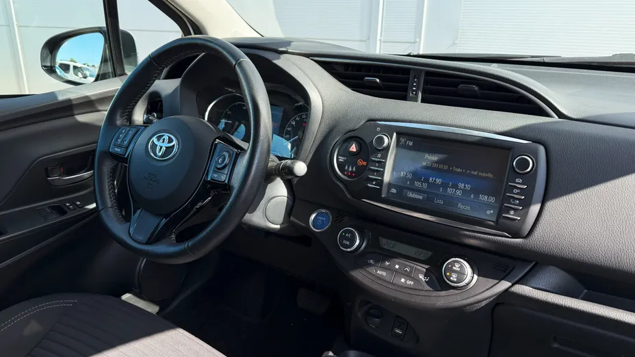 TOYOTA Yaris Yaris Hybrid 100 Premium