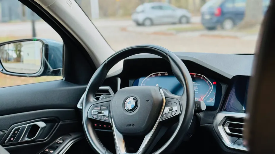 BMW Seria 3 320i GPF Advantage aut