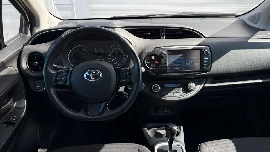 TOYOTA Yaris Yaris Hybrid 100 Premium