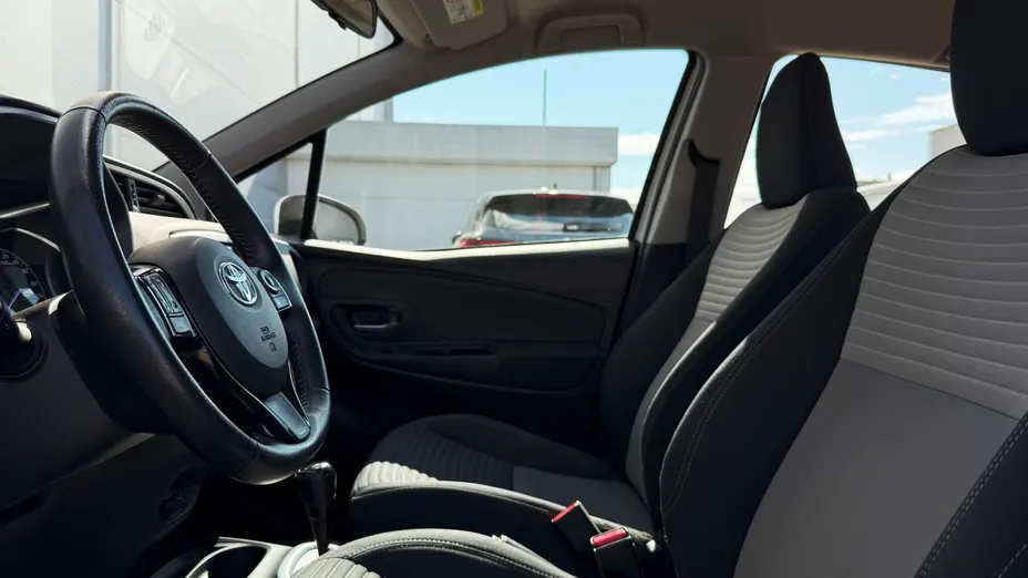 TOYOTA Yaris Yaris Hybrid 100 Premium