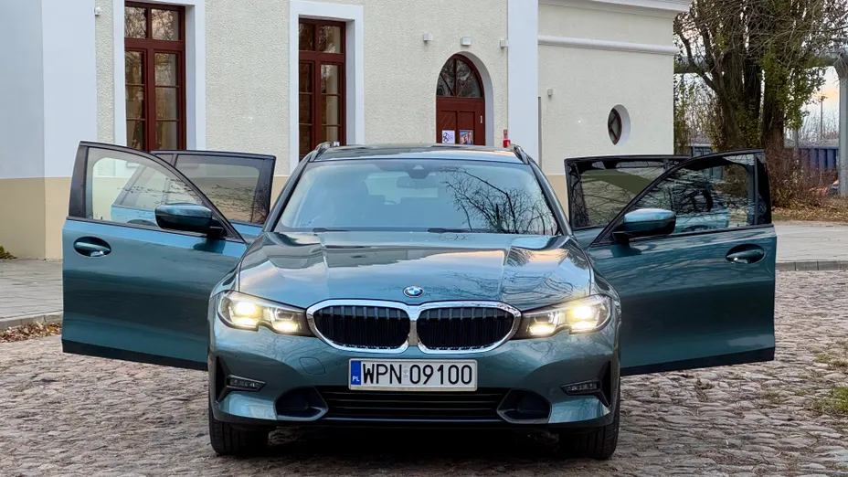 BMW Seria 3 320i GPF Advantage aut
