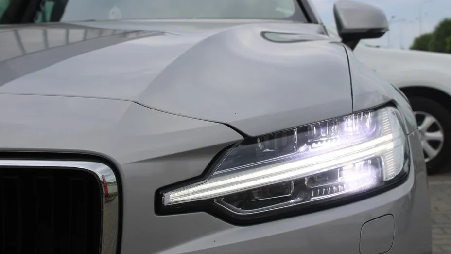 VOLVO V60 V60 B4 D Core aut