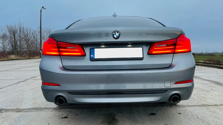 BMW Seria 5 518d Advantage sport-aut