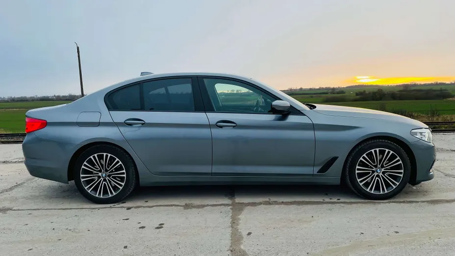 BMW Seria 5 518d Advantage sport-aut