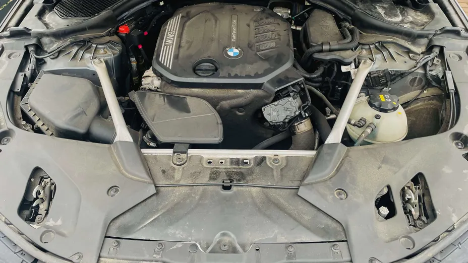 BMW Seria 5 518d Advantage sport-aut