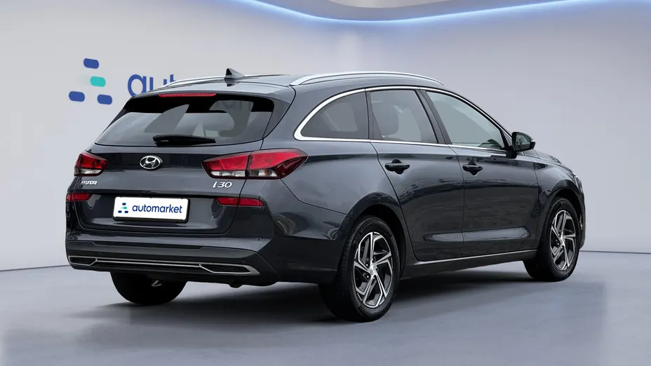 HYUNDAI i30 i30 1.5 DPI Smart