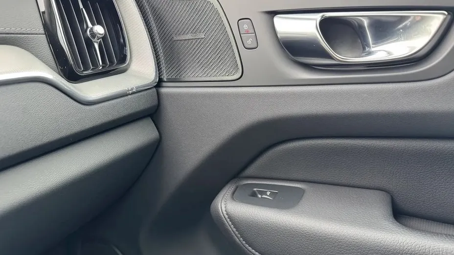 VOLVO XC60 XC60 B4 D AWD Inscription aut