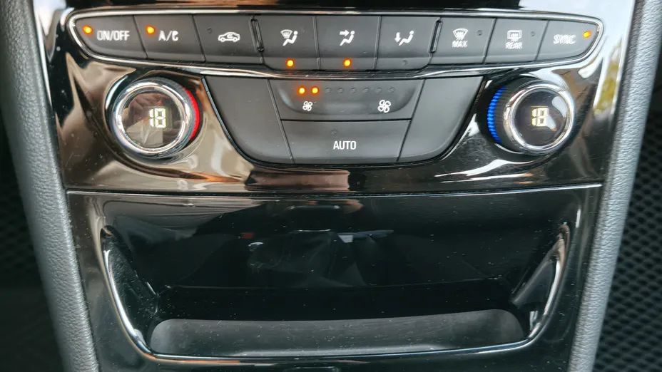 OPEL Astra Astra V 1.4 T Dynamic