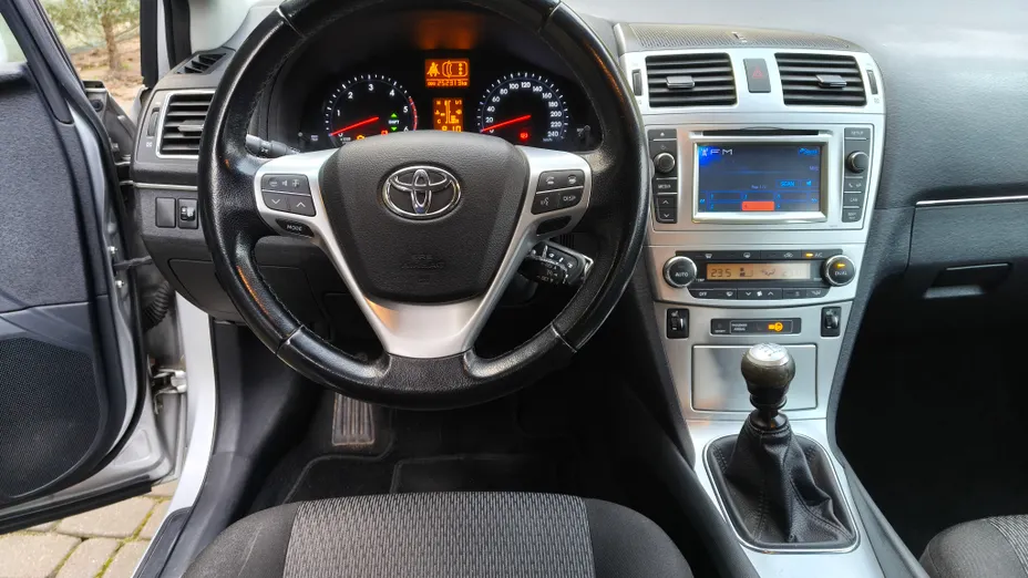 TOYOTA Avensis Avensis 2.0 D-4D Active