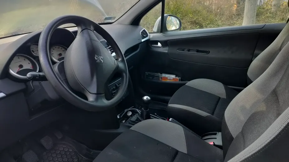 PEUGEOT 207 207 1.4 16V Trendy