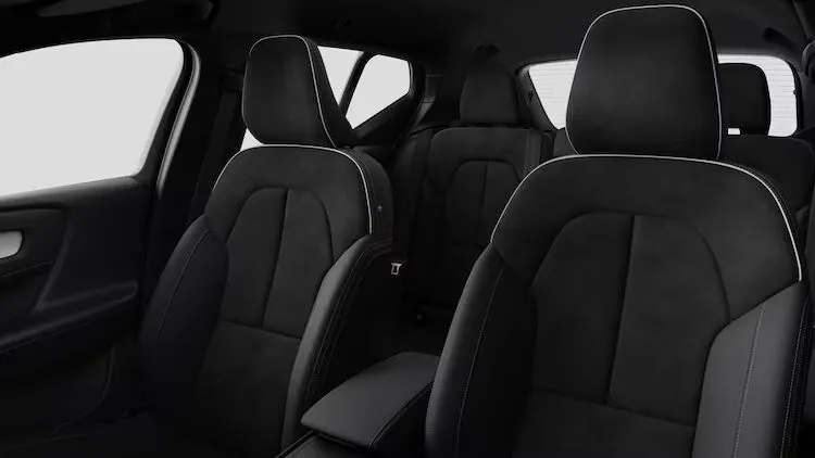 VOLVO XC40 XC40 B4 Plus Black Edition aut Nowy