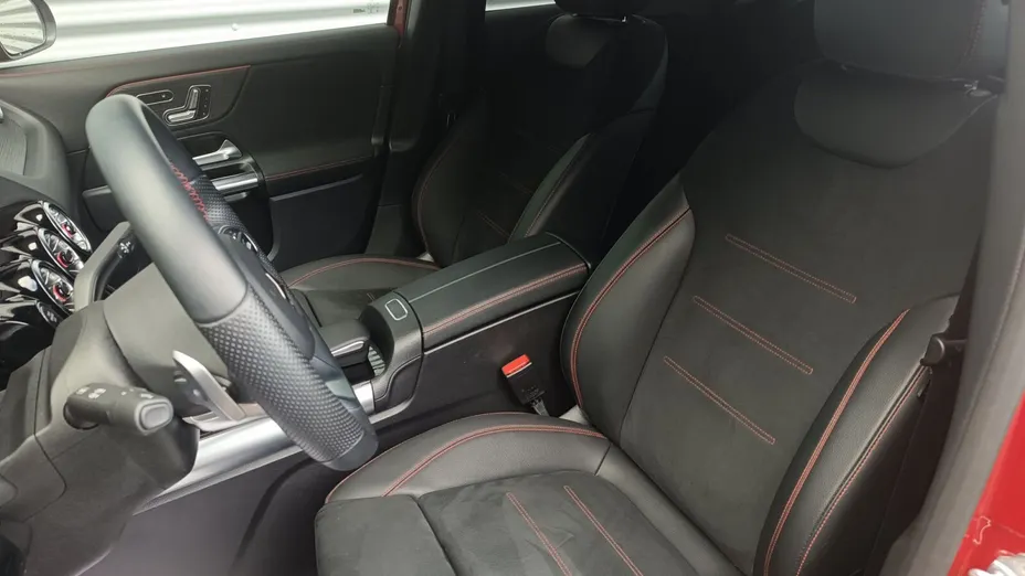 MERCEDES-BENZ GLA GLA 200 AMG Line