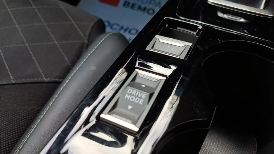 PEUGEOT 2008 2008 1.2 PureTech GT Pack S&S EAT8