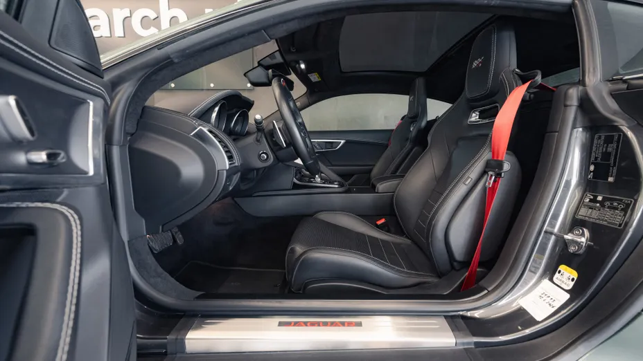 JAGUAR F-Type F-Type 2.0 Turbo Chequered Flag aut