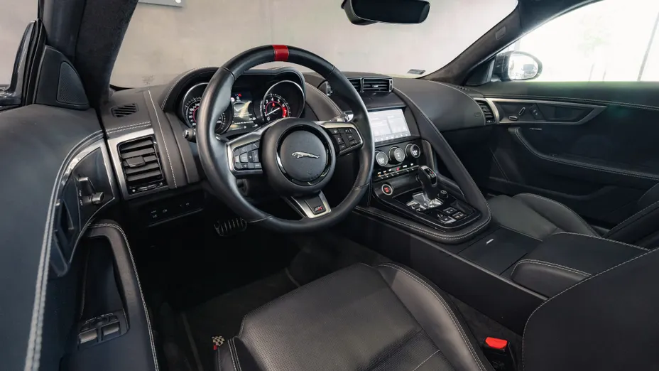 JAGUAR F-Type F-Type 2.0 Turbo Chequered Flag aut