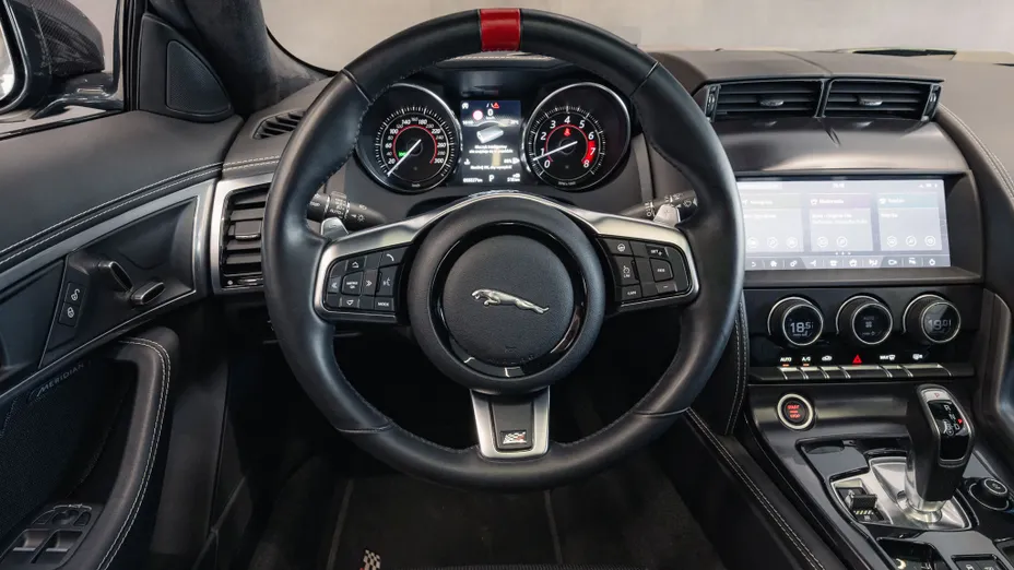 JAGUAR F-Type F-Type 2.0 Turbo Chequered Flag aut
